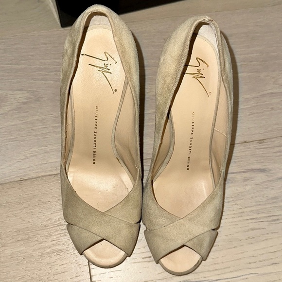 Giuseppe Zanotti suede heels - Picture 5 of 6